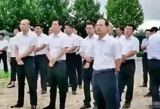 中国官场清一色“白衬衫” 暴露了一个问题