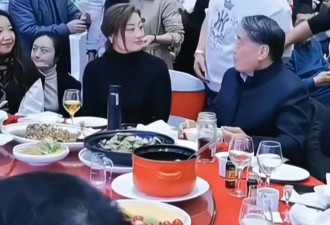 娃哈哈公主宗馥莉吃席，被男排队搭讪
