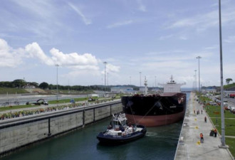 巴拿马运河塞船 “插队费”1艘船喊240万美元
