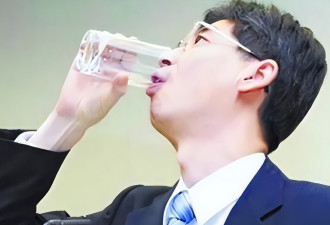 曾喝下净化水 被传死于血癌 日本官员本尊出面辟谣