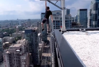 不要命拍网红视频，多伦多小伙几十层高楼徒手做这个动作