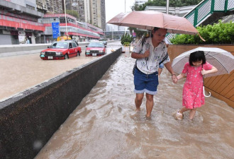 2人死亡117人受伤，这次香港下的雨到底有多大？