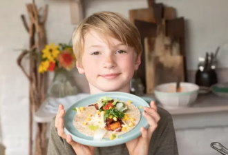 名厨奥利佛12岁儿入主BBC烹饪节目