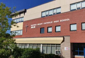 约克区高中一名学生重伤！学校封锁一小时