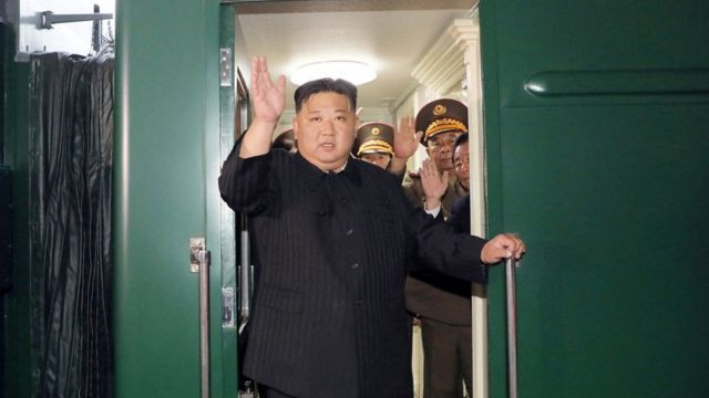 金正恩访俄:朝鲜领导人进入俄罗斯国境,将与普京会面- BBC News 中文