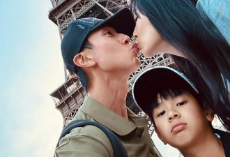 吴尊晒全家暑假巴黎游随拍 与林丽吟在埃菲尔铁塔下亲吻