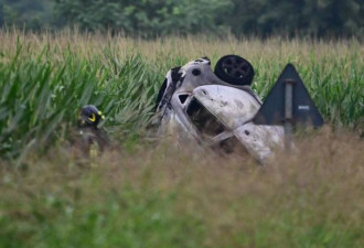意大利空军表演意外坠毁 1死3伤5岁女童身亡