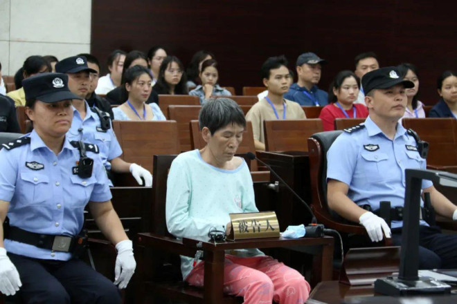 贵阳中院一审宣判“人贩余华英拐卖11名儿童”案：判处死刑- 国际在线移动版
