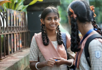 孟买“贫民窟公主”微笑迷人 跃身变成模特