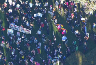 【视频】加拿大取消儿童性别课程全国大游行！反抗议人士也大集会
