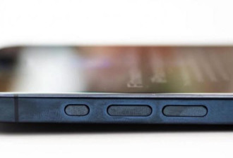 钛金属没那么完美 iPhone15Pro“指纹满满”