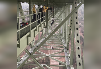 屁孩闯加州最高桥拍片 200米高空玩命 警消急救