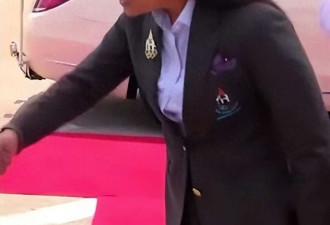 泰国二公主参加亚运会,穿西服身材显消瘦接地气