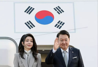 韩总统老婆火到联合国！满脸硅胶风刷屏，科技假脸堪比发胀馒头