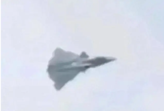 一张模糊飞机照片，中国军迷沸腾了