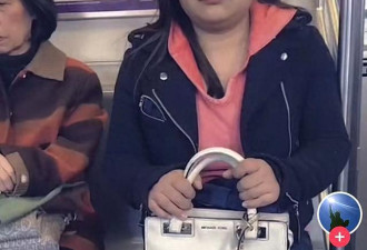 背千元包打扮时尚，初代网红凤姐坐地铁