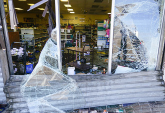 费城发生骚乱,苹果门店被抢走所有展示手机