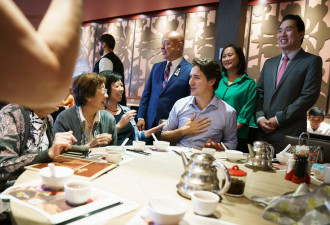【视频】加拿大总理杜鲁多与华裔议员在华人社区庆中秋（多图）