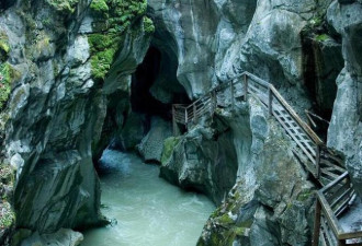 亲临四川达州賨人谷景区 探索古代文化