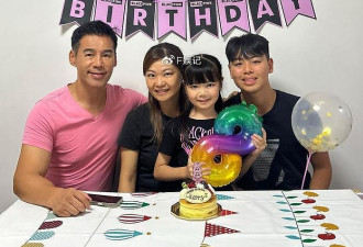徐荣一家在家为女儿开心庆祝8岁生日