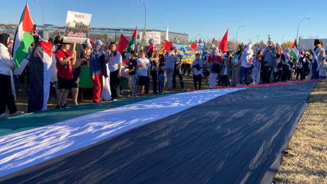 Hundreds of people attend a rally for the Edmonton Palestinian community on Oct. 8, 2023, in the Castle Downs neighbourhood. (Brandon Lynch/CTV News Edmonton)