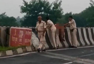 印度：警察处理车祸 竟将遗体扔进河里