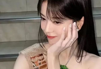华裔少女连刺妈妈151刀，法庭上被判无罪，甜美笑容受全美追捧