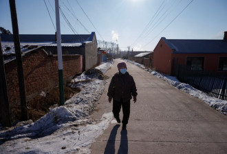 中国低保家庭成员6600万 “扶贫”官方改称“救助”