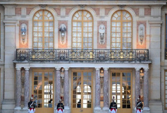 法国凡尔赛宫再传炸弹威胁 紧急疏散游客