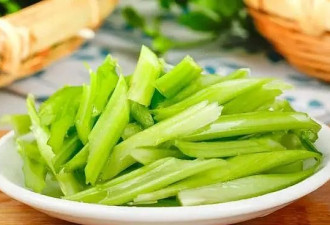 医生提醒：芹菜最好别和它一起吃，避免损伤身体