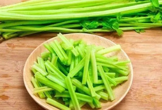 医生提醒：芹菜最好别和它一起吃，避免损伤身体