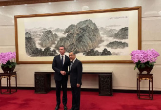 王毅在北京会见美国加州州长加文·纽瑟姆