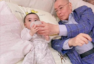 84岁钢琴家刘诗昆再当爸，47岁妻子三年生俩