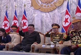 党军部长公开向她下跪 朝鲜第一千金接班稳了？