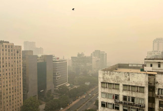 印度首都惊现“末日景象” 居民出逃