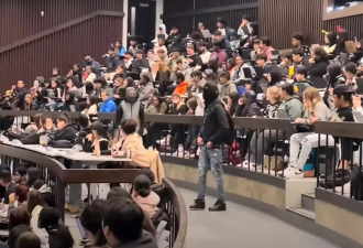 大批网红闯进多伦多高校拍“土味视频”：上课睡讲台，报告厅尬舞！