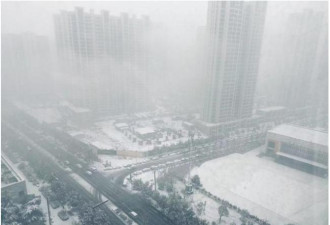 中国西安罕见“雷打雪” 网友惊吓 想起“凶兆”