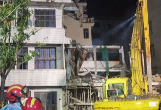 中国温州一座大楼翻修时倒塌 已致四人死亡