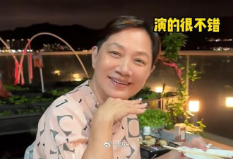 王祖蓝一大家人为饼印妈妈庆生 展示豪宅阳台亲自种的蔬菜