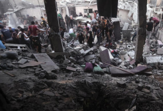 以色列轰炸加沙一所学校：致百余人伤亡...