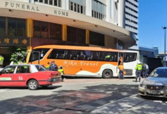 香港重大交通意外 巴士冲撞殡仪馆 至少14人伤