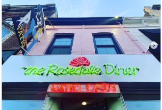 心碎！多伦多Yonge街45年地标餐厅宣布关门