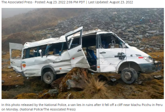 23人丧命！ 巴士坠落千尺深谷，遍地残骸