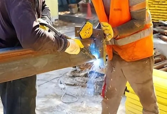 四川小伙在澳洲当焊工，年薪30万，参与珠港澳大桥建设