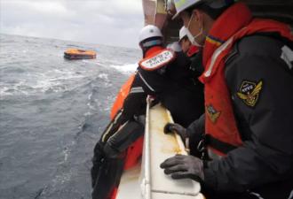 中国货船触礁沉船 韩海警救援“船上竟没人”