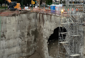 【视频】加拿大知名开发商在建工地出事 地基墙垮塌惊现巨坑