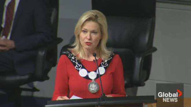 Mississauga mayor Bonnie Crombie taking leave of absence to focus onOntario Liberal Leadership race | Watch News Videos Online