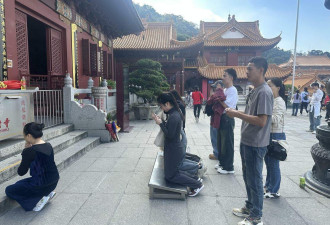“内卷”加剧 中国年轻人涌入寺庙做义工 求解脱
