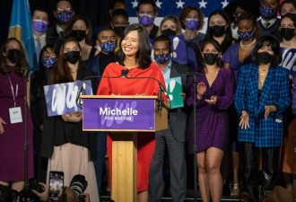 美国华裔女市长晒聚会照被批“搞分裂”