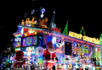 “太美了”澳家庭圣诞装饰火出圈！全屋6万盏灯，圣诞老人11米高